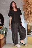Arbi Needlecord Relaxed Barrel Pant Chocolate