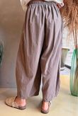 Arbi Needlecord Relaxed Barrel Pant Mocha