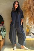 Kingsley Herringbone Scuba 7/8 Barrel Pant Navy