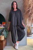 Lock Raw Seam Dip Side Short Sleeve Top Coffee Bean