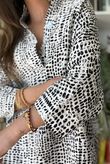 Vince Pebble Spot Batwing Nero Blouse Black