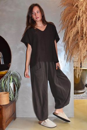 Arbi Needlecord Relaxed Barrel Pant Chocolate