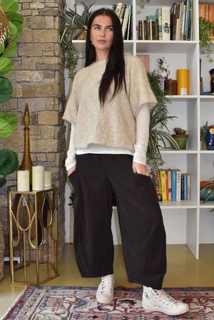 Arbi Needlecord Relaxed Barrel Pant Coffee Bean
