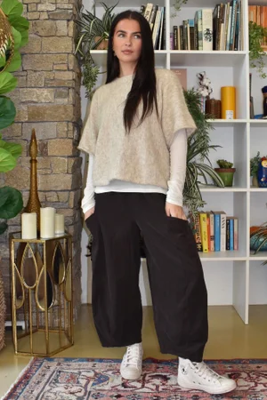 Arbi Needlecord Relaxed Barrel Pant Coffee Bean