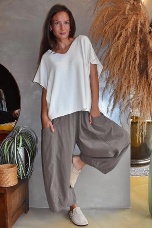 Arbi Needlecord Relaxed Barrel Pant Mocha
