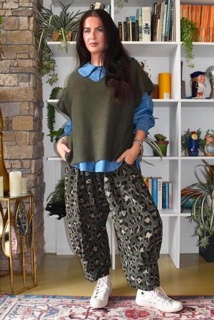 Bateau Needlecord Leopard Quirky Tapered Barrel Pant Dark Khaki