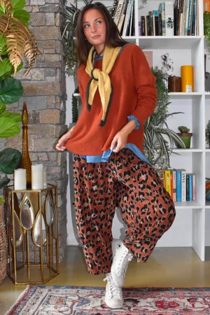 Bateau Needlecord Leopard Quirky Tapered Barrel Pant Rust