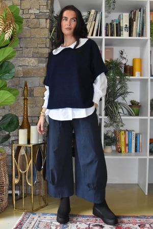Bennie Quirky Barrel Pant Navy
