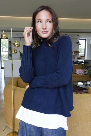 Conrad Classic Turtle Neck Knit Navy /15=
