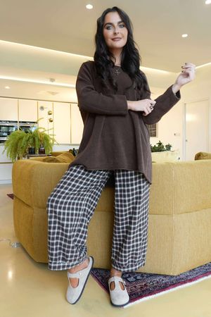 Conrad Oversized Boxy Knit Chocolate /20=