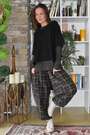 Heritage Needlecord Plaid Relaxed Barrel Pant Black & Chocolate