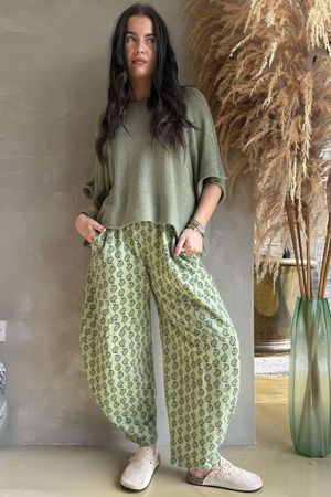 Indira Classic Barrel Pant Matcha & Moss
