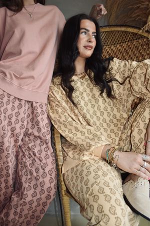 Indira Lantern Sleeve Sweatshirt Tuscan Sun & Tan