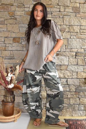 Izi Cheesecloth Button Tee Mocha