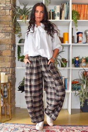 Keaton Plaid Tuck Barrel Pant Coffee Bean