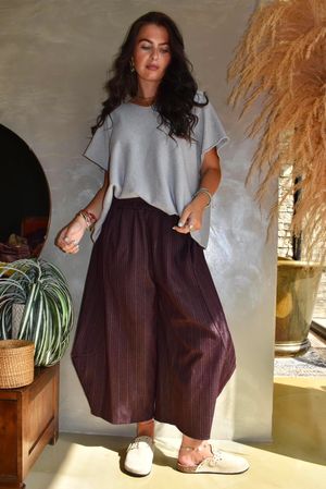 Kingsley Herringbone Scuba 7/8 Barrel Pant Aubergine