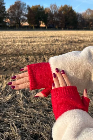 Laundry B Cosy Cuff Fingerless Gloves Rouge