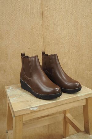 Laundry B Madrid Chelsea Wedge Dark Tan