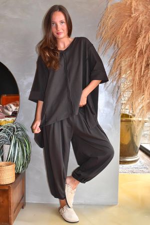 Lock Raw Seam Dip Side Short Sleeve Top Coffee Bean