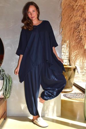Lock Raw Seam Dip Side Short Sleeve Top Navy