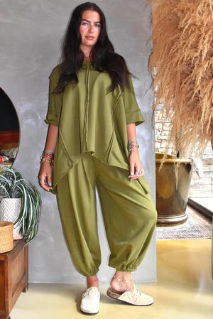 Lock Raw Seam Dip Side Short Sleeve Top Olive