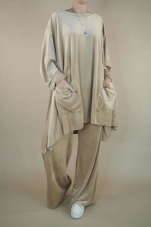 Made in Italy Chalet Soft Stretch Velour Pocket Dip Side Set Camel