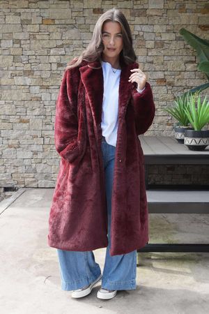 Mara Luxury Faux Fur Long Coat Burgundy /10 =