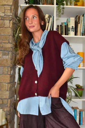 Oliver Knit Waistcoat Burgundy