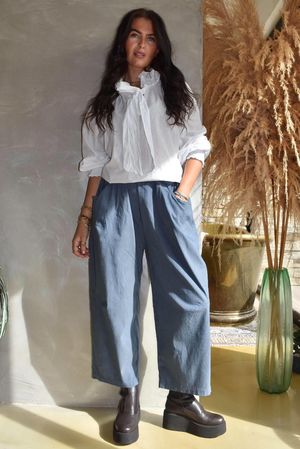 Pin Stripe Bennie Magic 7/8 Dart Barrel Pant Denim