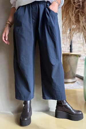 Pin Stripe Bennie Magic 7/8 Dart Barrel Pant Navy