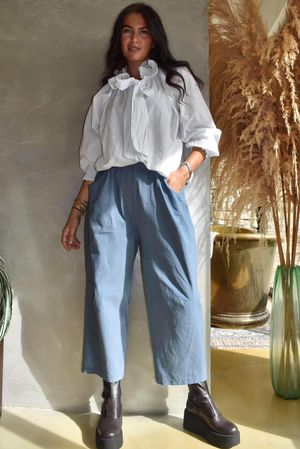 Plain Bennie Magic 7/8 Dart Barrel Pant Denim