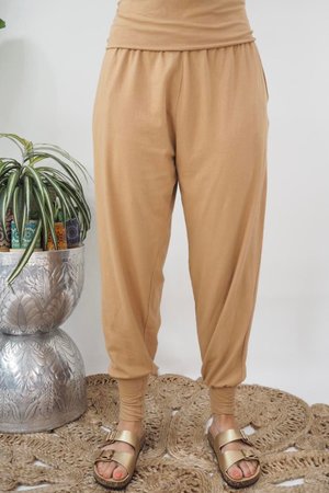 The Yogi Pant Soft Tan
