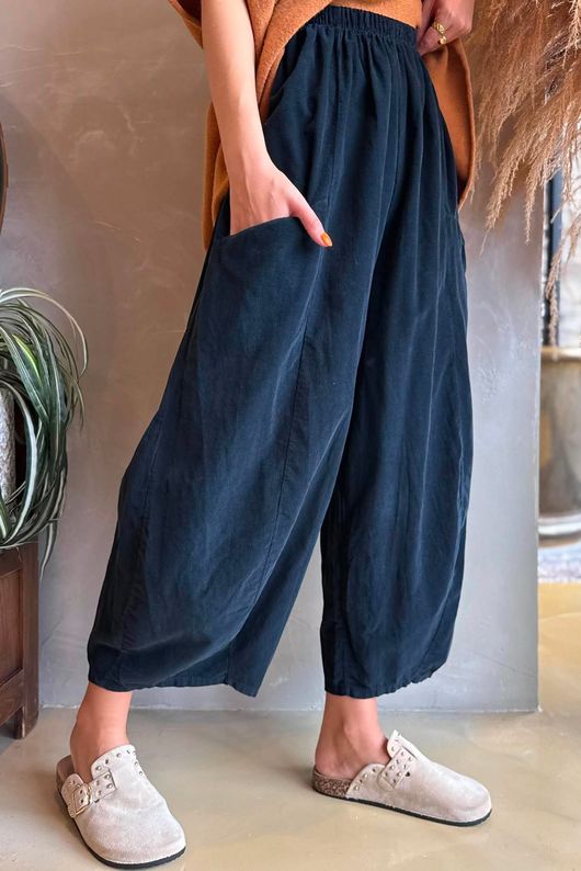 Arbi Needlecord Relaxed Barrel Pant Black