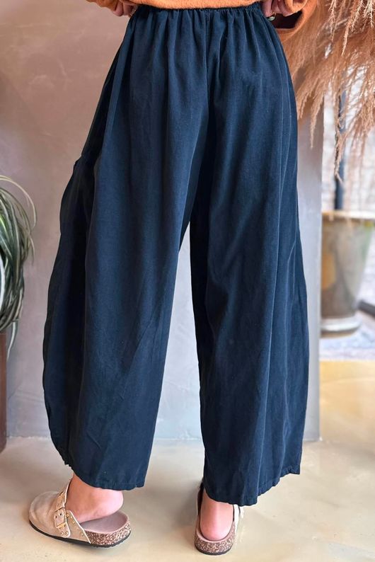 Arbi Needlecord Relaxed Barrel Pant Black