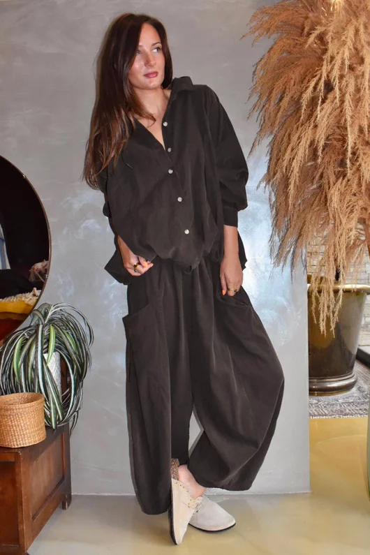 Arbi Needlecord Relaxed Barrel Pant Chocolate