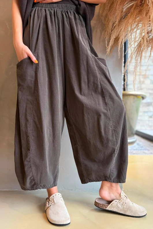 Arbi Needlecord Relaxed Barrel Pant Chocolate