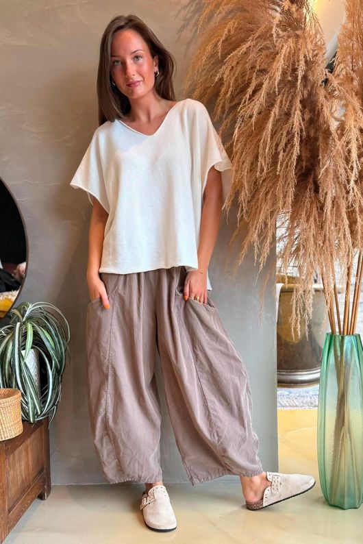 Arbi Needlecord Relaxed Barrel Pant Mocha