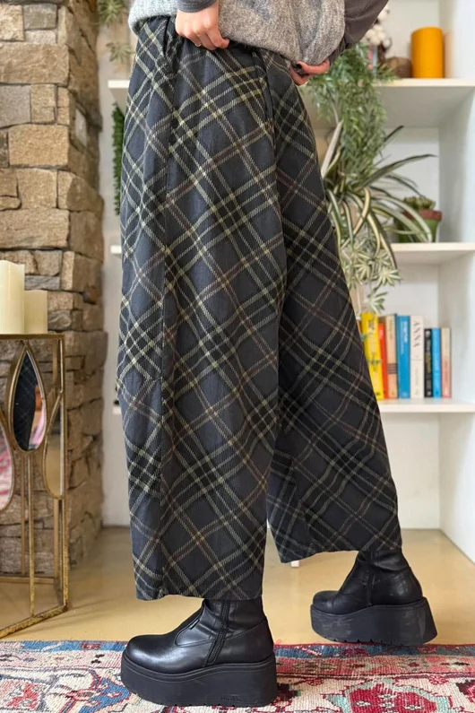 Arbi Needlecord Tartan Barrel Pant Charcoal