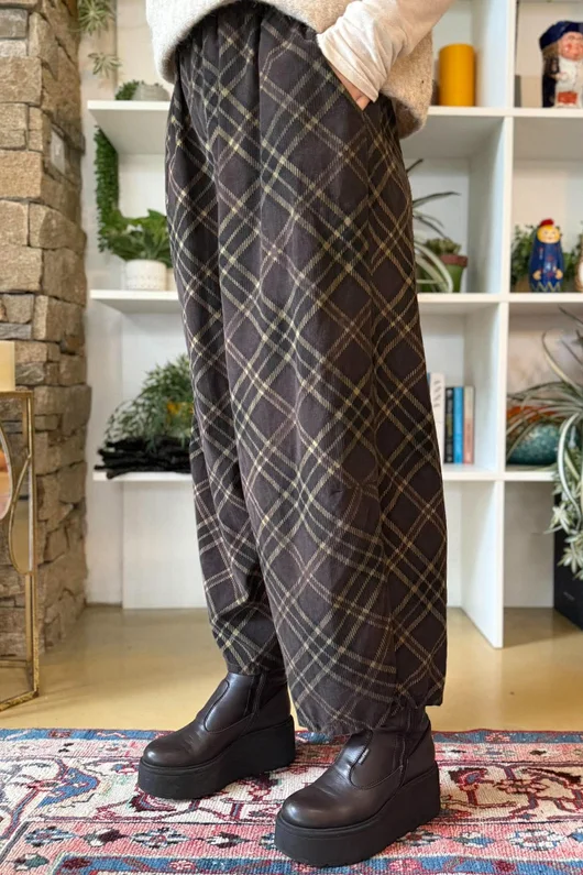 Arbi Needlecord Tartan Barrel Pant Coffee Bean