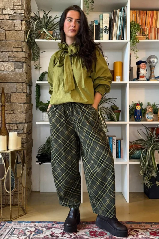 Arbi Needlecord Tartan Barrel Pant Deep Khaki