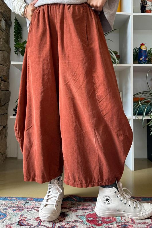Bateau Needlecord 7/8 Barrel Culotte Pant Rust