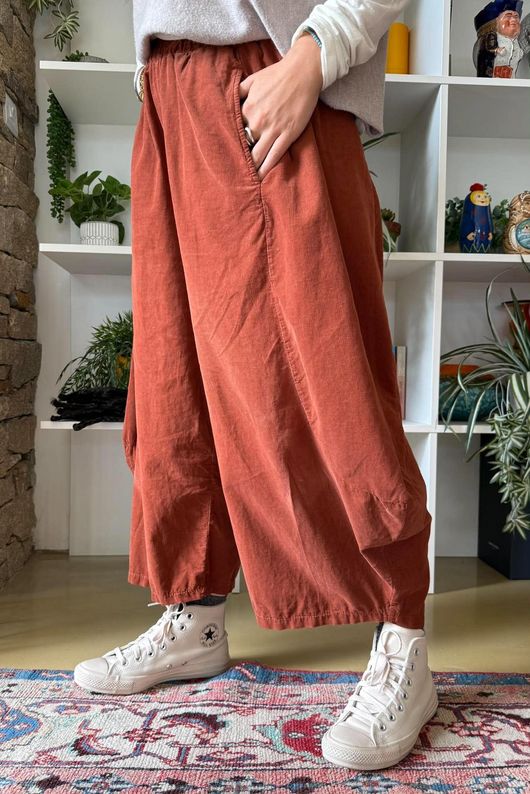 Bateau Needlecord 7/8 Barrel Culotte Pant Rust