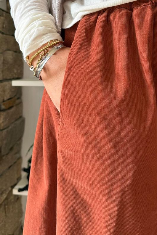 Bateau Needlecord 7/8 Barrel Culotte Pant Rust