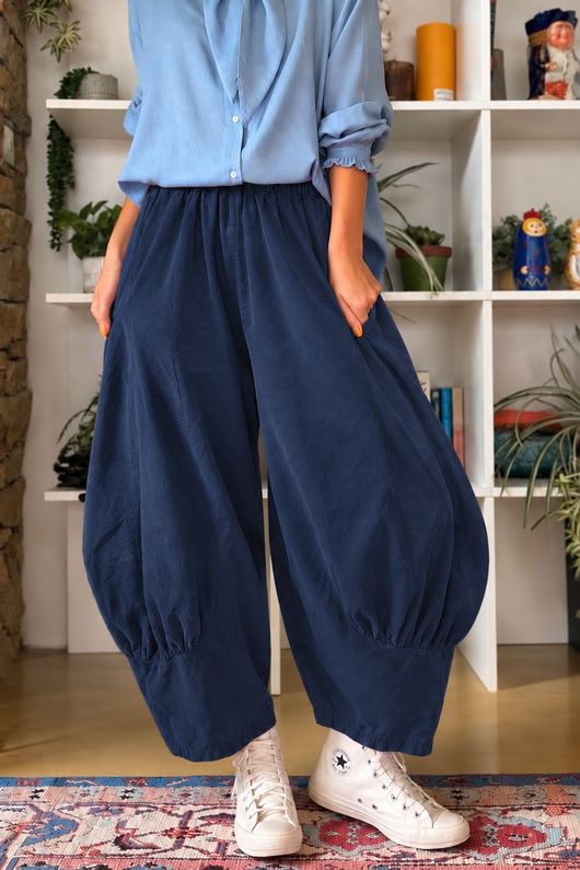 Bateau Needlecord Classic Quirky Tapered Barrel Pant Navy