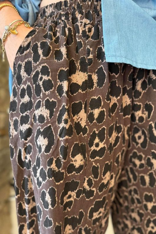 Bateau Needlecord Leopard Quirky Tapered Barrel Pant Coffee Bean