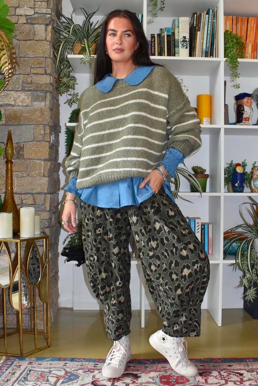 Bateau Needlecord Leopard Quirky Tapered Barrel Pant Dark Khaki
