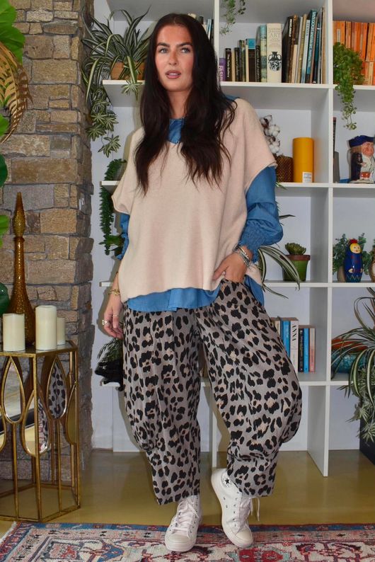 Bateau Needlecord Leopard Quirky Tapered Barrel Pant Mocha