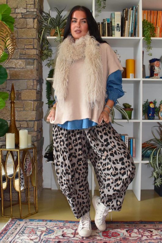 Bateau Needlecord Leopard Quirky Tapered Barrel Pant Mocha
