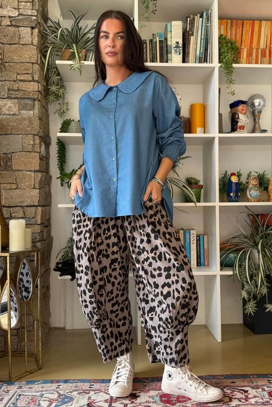 Bateau Needlecord Leopard Quirky Tapered Barrel Pant Mocha