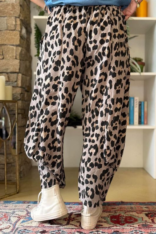 Bateau Needlecord Leopard Quirky Tapered Barrel Pant Mocha